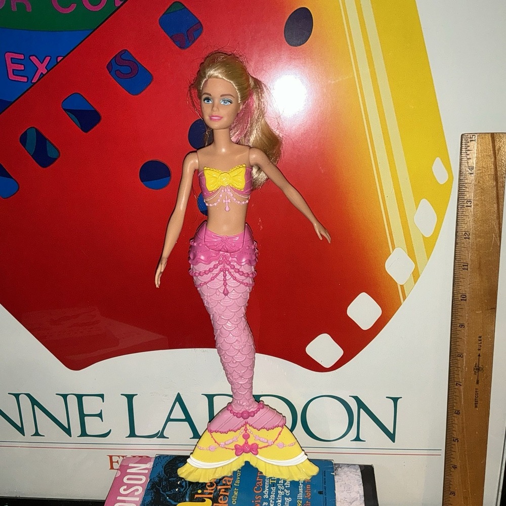 Barbie Sweetville Dreamtopia Mermaid Doll Blonde Pink Yellow Tail FJC91